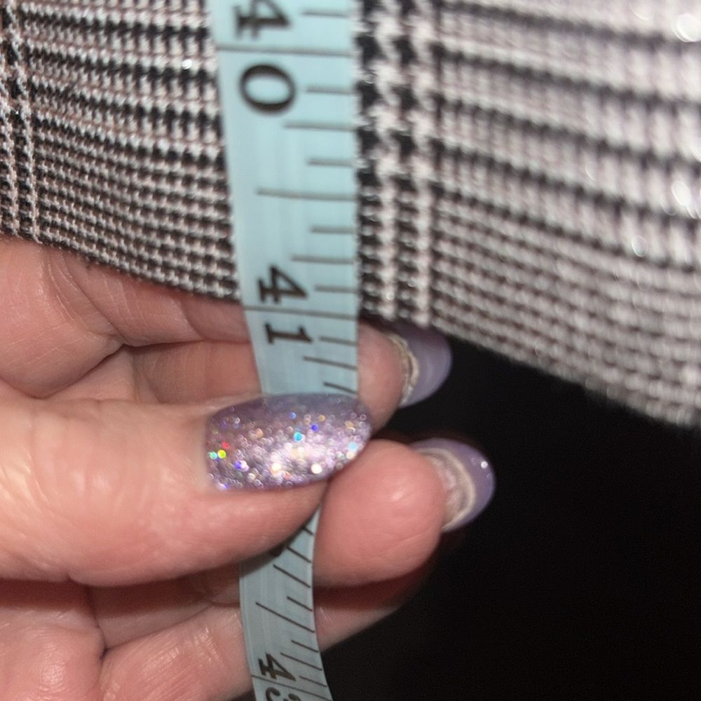 Sparkle and shine in this vintage coat from David Warren New York. Size 8. - Picture 10 of 15